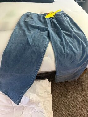 Womens scrunched up front relaxedStraight-Leg Jeans in Blue